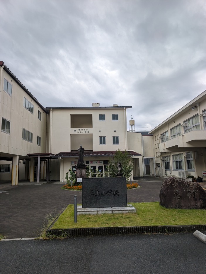 8月13日正面学校
