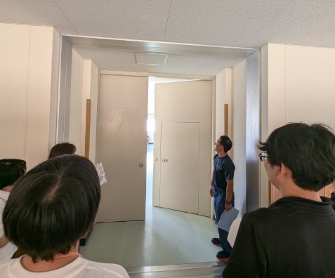 防火扉を閉めると