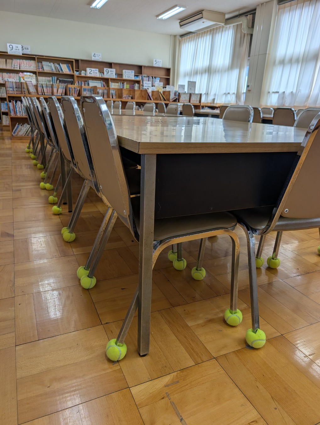 図書室椅子の様子