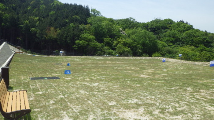 グラウンドゴルフ場として開放されている野洲クリーンセンター多目的広場の写真