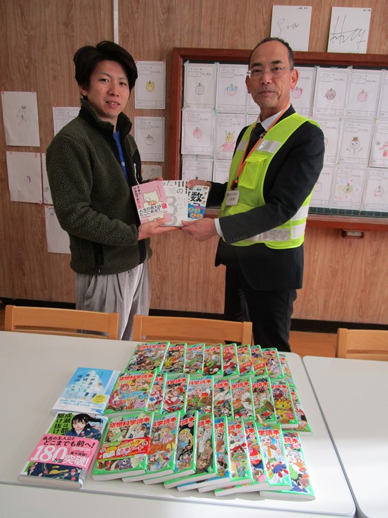 市P連様から図書寄贈