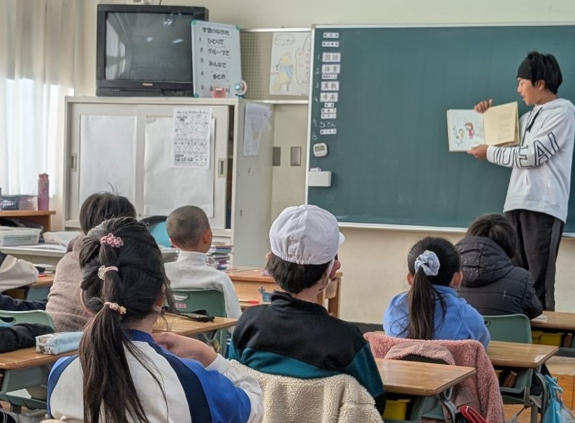 6年図書委員会読み聞かせ