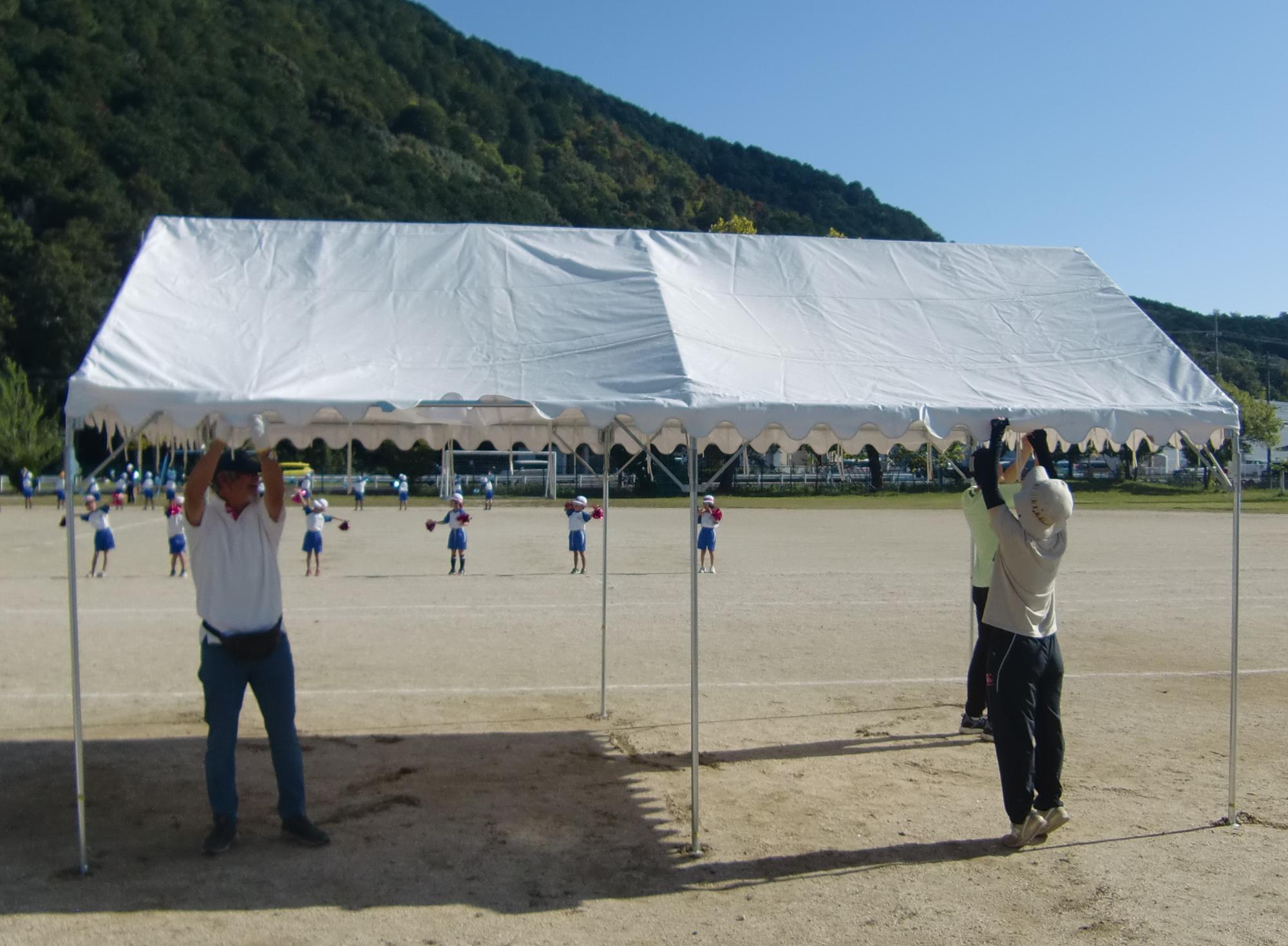 前日準備テント