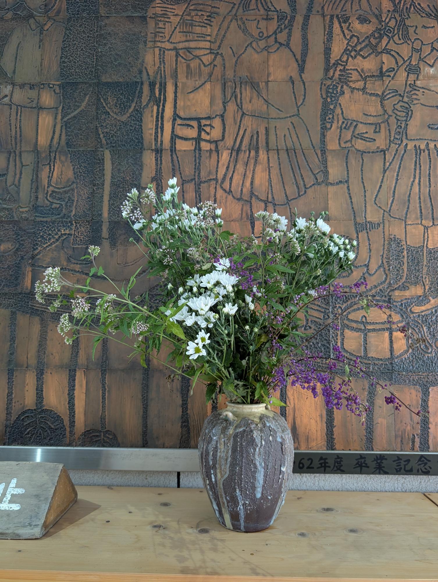 天保義民祭献花した菊の花2