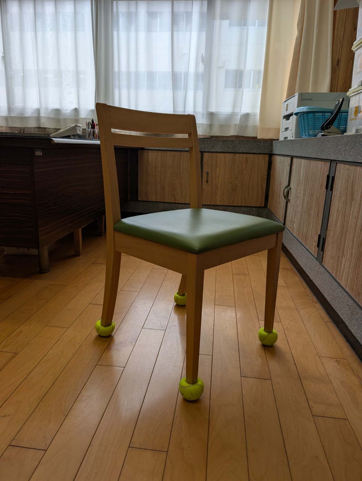校長室の椅子