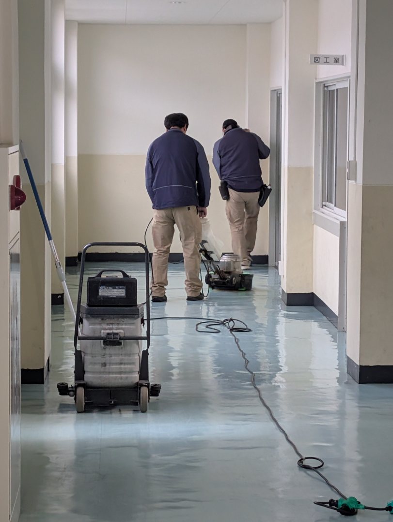 三上自治連合会様によるワックスがけ1