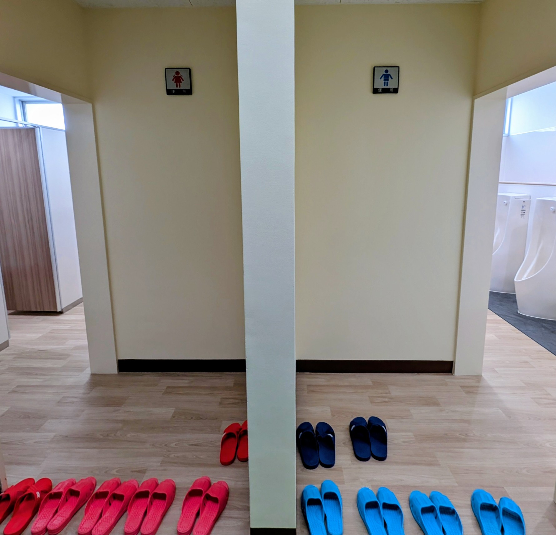 体育館トイレ改修終了1