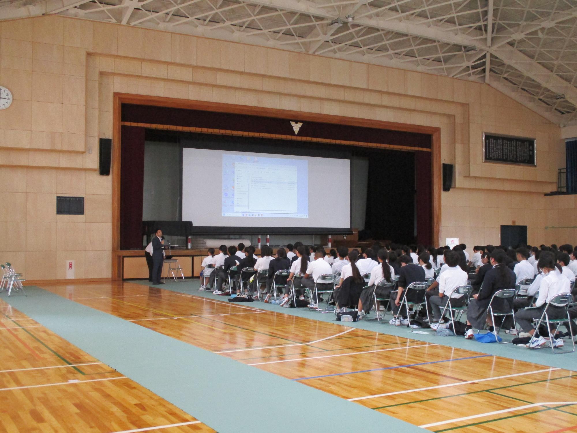 進路説明会の様子
